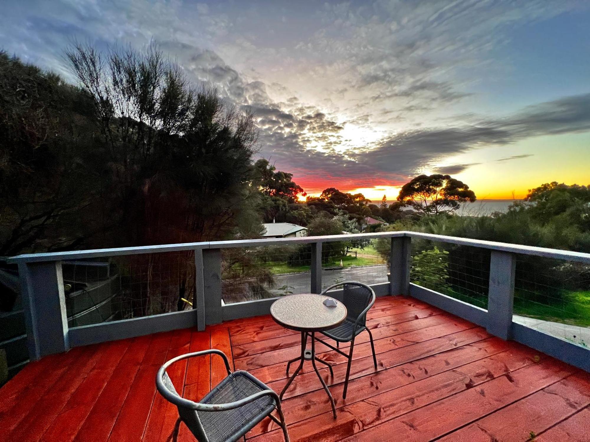 Sunrise On Falie Seaview Eco Accommodation American River Exterior photo