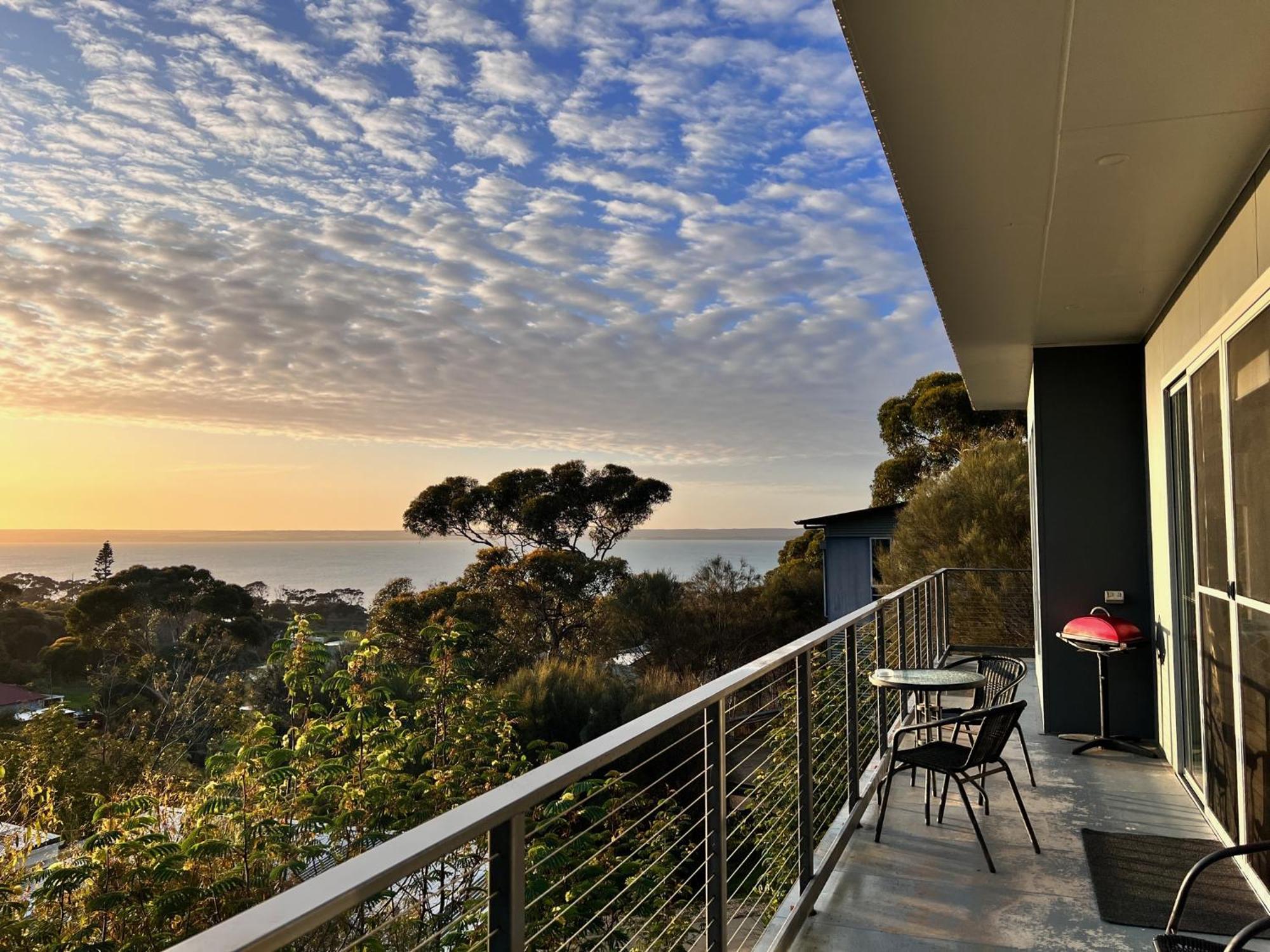 Sunrise On Falie Seaview Eco Accommodation American River Exterior photo