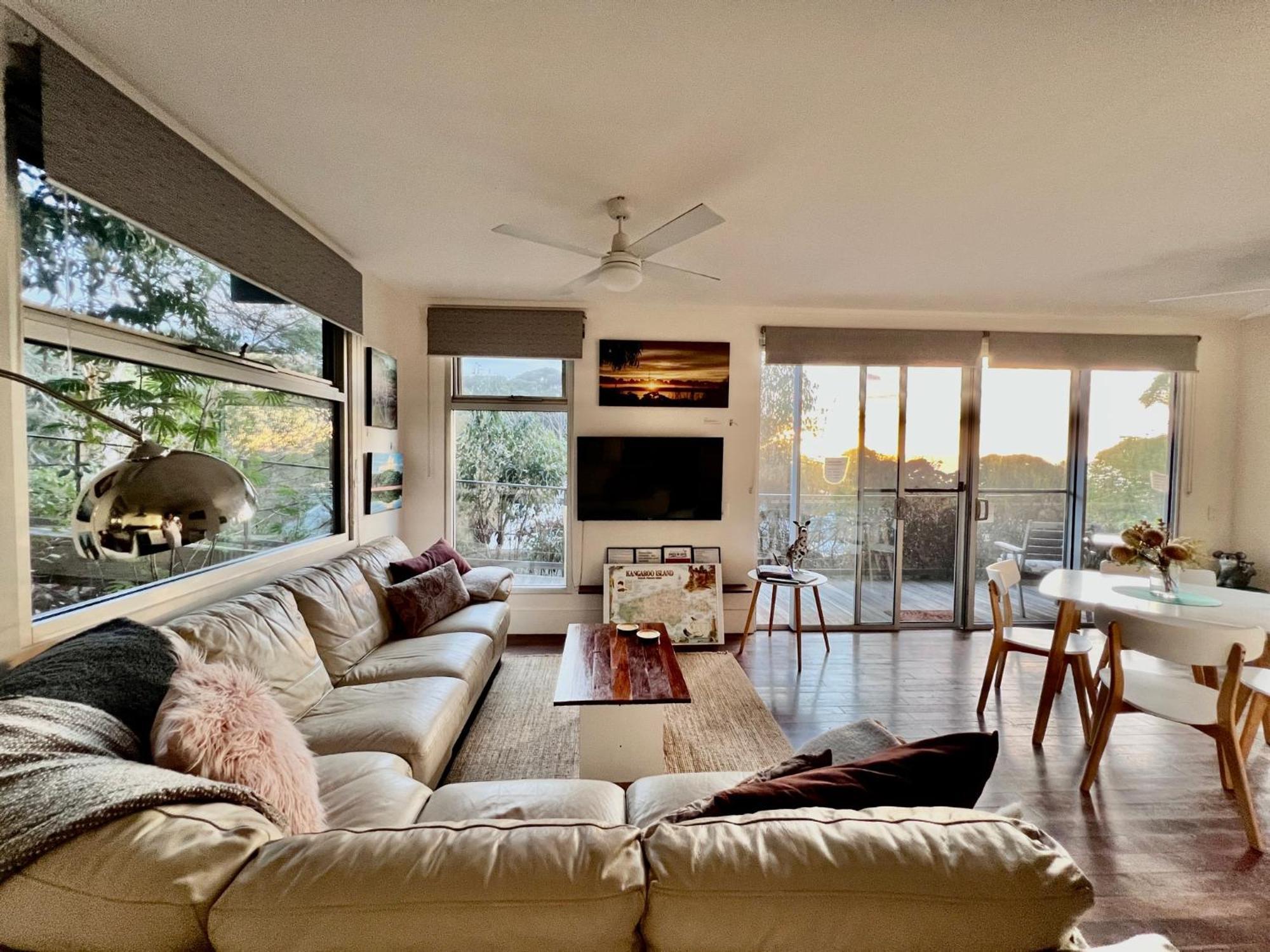 Sunrise On Falie Seaview Eco Accommodation American River Exterior photo